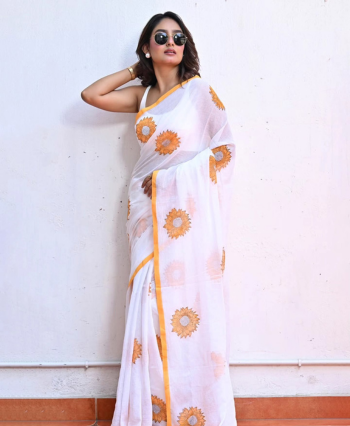 Mulcotton Sunflower with Tassels Saree