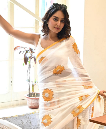 Mulcotton Sunflower with Tassels Saree